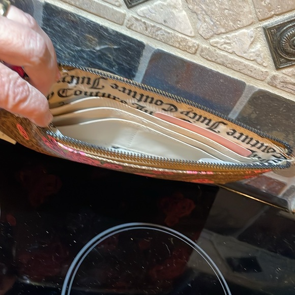 NWT Juicy Couture Wristlet with cardholder pockets inside 6 x 10 - Picture 4 of 6